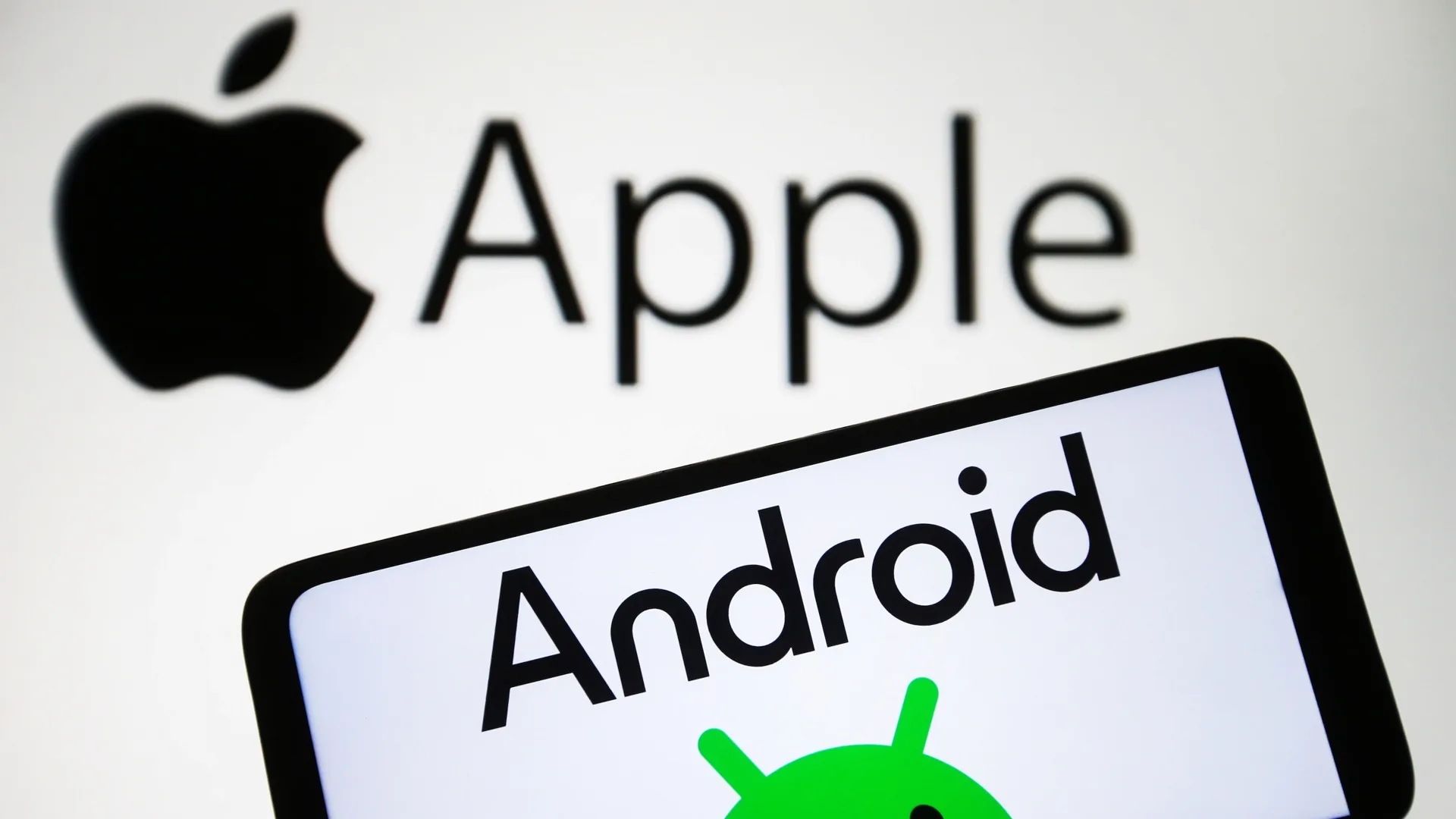 Apple Criticizes Android Privacy Labeling it a ‘Massive Tracking Device’