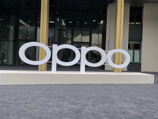 OPPO Find X8 exposed: rear triple-camera module is completely new