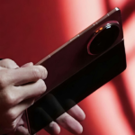 Nicholas Tse spotted holding the Honor Magic V6!