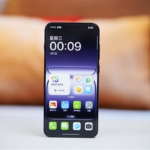 The OnePlus 15T is a dream phone for small-screen enthusiasts! 7500mAh battery—the largest in its class.